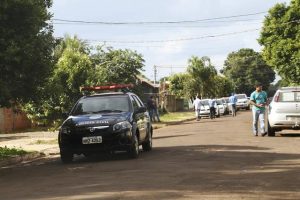 Morador mata vizinho em vila de casas por se masturbar em público