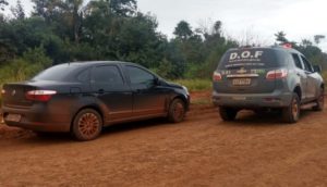 Veículo é abandonado com mais de meia tonelada de maconha após perseguição