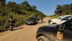 Fronteira fechada: motorista é preso tentando passar com carro roubado até a Bolívia