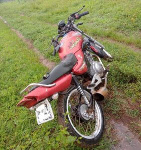 Jovem de 16 anos morre após bater motocicleta em cerca de arame na área rural de Alcinópolis